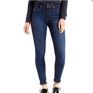 Levi’s 721 Hi Rise Skinny Jeans Size 4 Dark wash